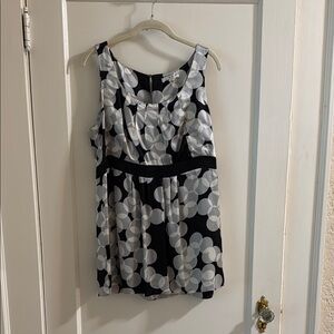 Silk CAbi Black and White Sleeveless Top
